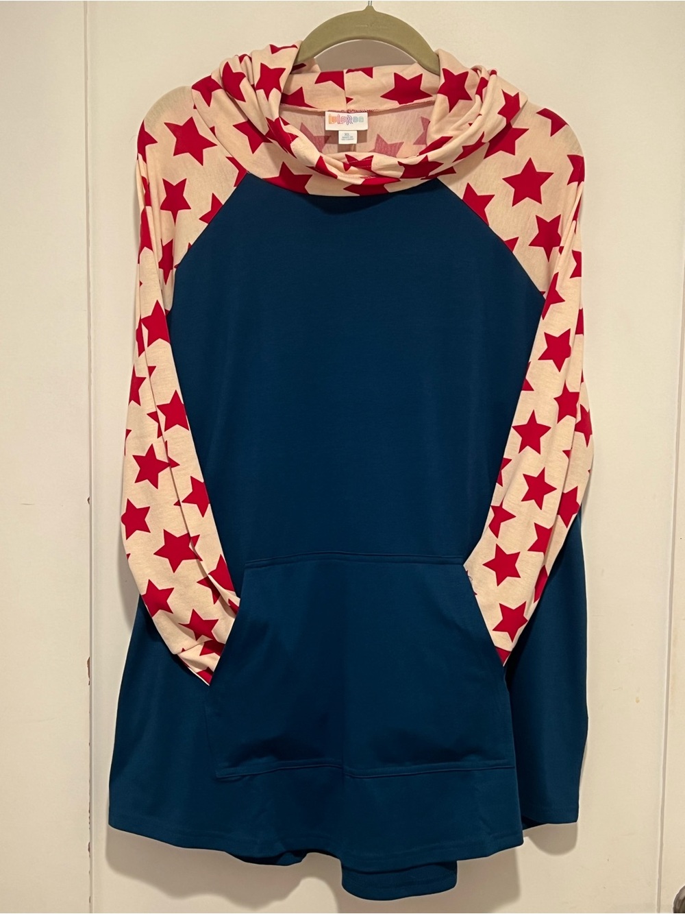 🎈3/$45 LuLaRoe Amber Navy Hoodie w Red Stars on Cream Sleeves | Kangaroo Pocket
